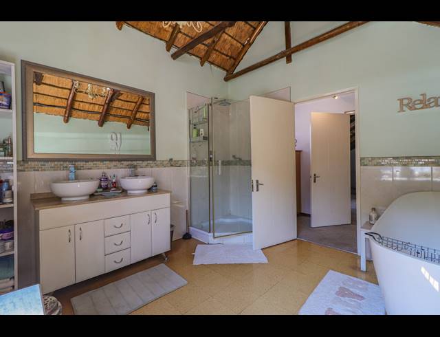 2.10HA SMALLHOLDING FOR SALE IN FARMALL AH